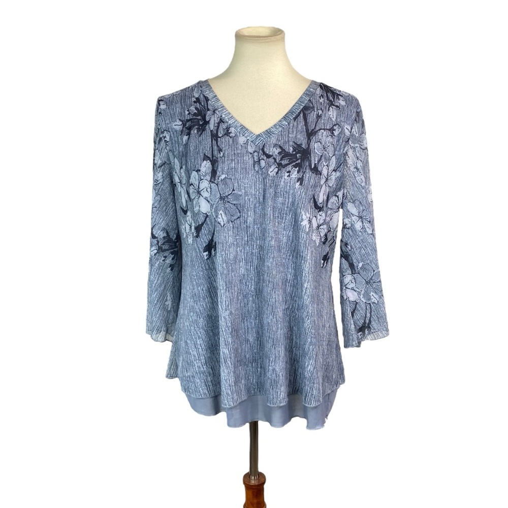 Woman’s Timeson floral v neck blouse size L